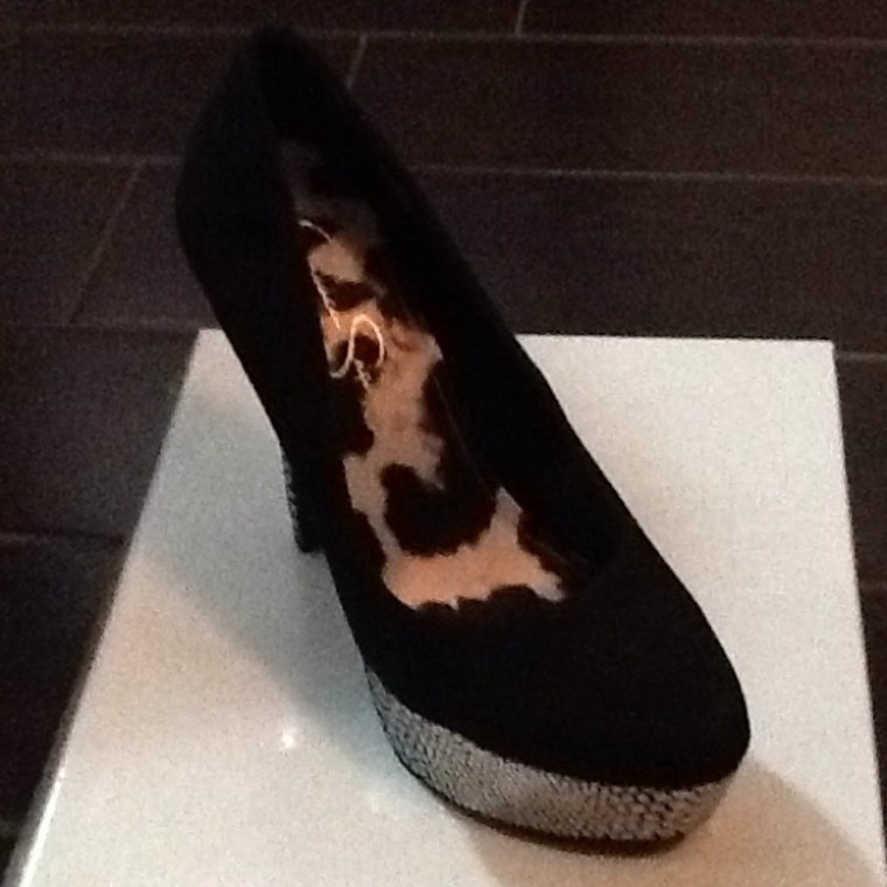 Brand new Jessica Simpson "Waleo" shoes . Size 7.5